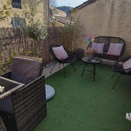 Proche D'Uzes La Terrasse Du Soleil Levant Collias Exterior foto